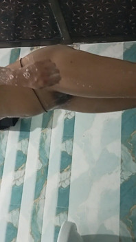 Wow..... Qualcuno mi scoperà? Sono solo e annoiata. Qualcuno per favore scopami.