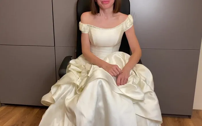 Mistress Mary: Hot Bride for Cuckold Husband. Day 1