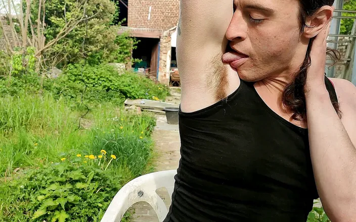 Sara B: Worshiping and licking my armpit