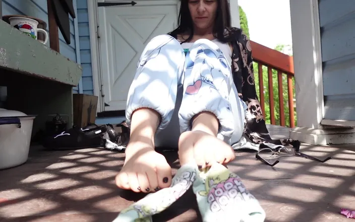 Raven Willow: Morning Foot Ignore