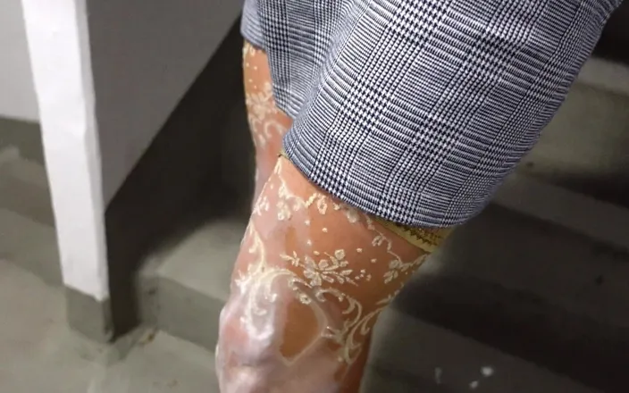 Loreley add: Sperm on Lackpumps an Chasity
