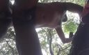 Couple2black: Videoclip 220 Futându-se tare în tufișurile excitate după ce a fost scăldat în...