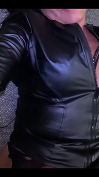 Fumo masturbazione miLF sottomessa, chiacchiere sporche e pelle fetish 304