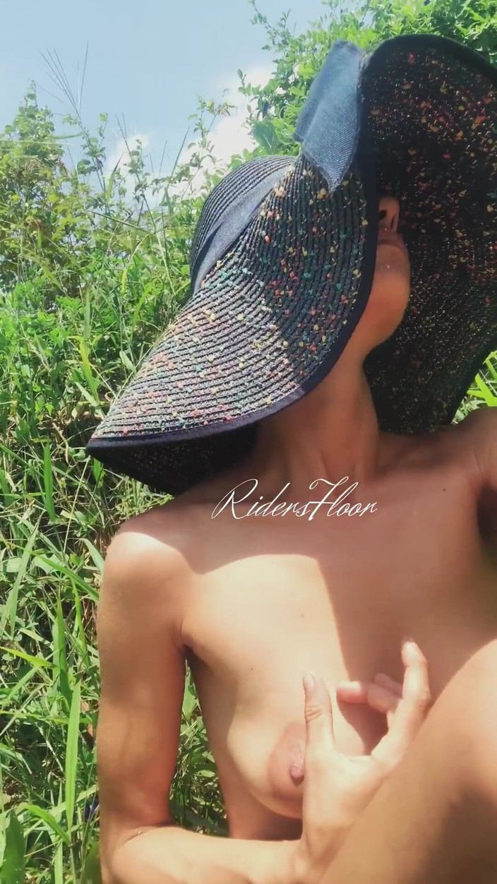 Riders on the Floor: Sunny Ahad.