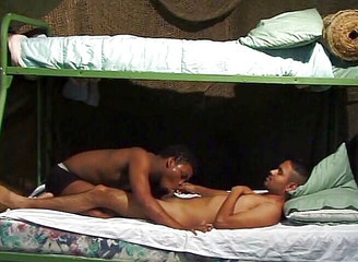 Bareback TV: Pomáhám kamarádovi z dolní palandy