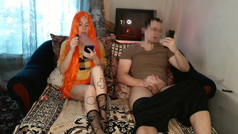 Blowjobs Alice: Fiică vitregă asiatică uitându-se la filme porno cu tatăl vitreg
