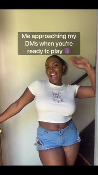 Nothing Better Than Laying Down, Answering My Dms, and Playing with My Tits and Pussy