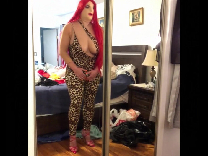 Deanna Doll: Deanna CD Doll w seksownym kombinezonie dekolt z otwartym cięciem