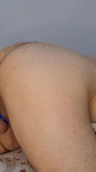 Dominatrix Badkittyb follando su culo con un consolador enorme Inserción extrema de juguete de 45 cm de largo