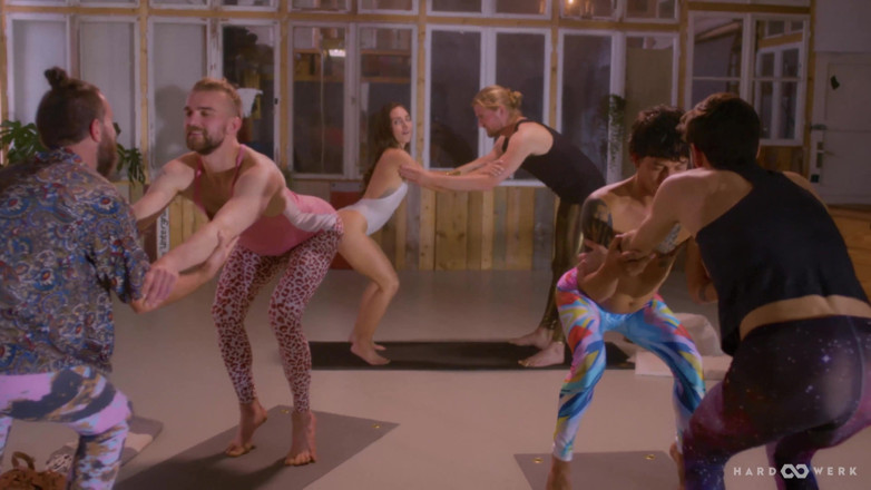 HardWerk: Yoga bang hetero version