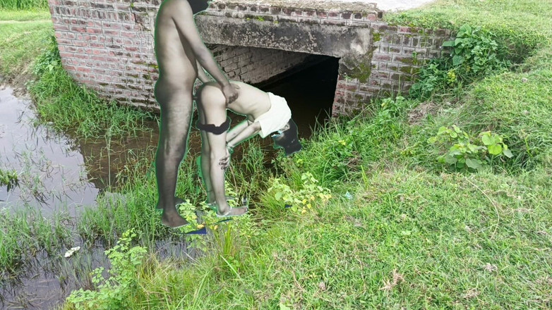 RAKP355: Nieuwe Indische moslima universiteitsmeisje en Desi vriend vriendin seksvideo