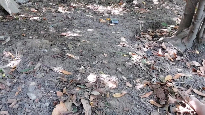 Kitty_Cross: Los ojos de Yuppalino me empujan más profundo bebé