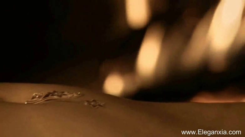 Eleganxia: Eleganxia - Eleganxia 2 Bolly. Brunetă sexy cu ulei într-un videoclip senzual cu...