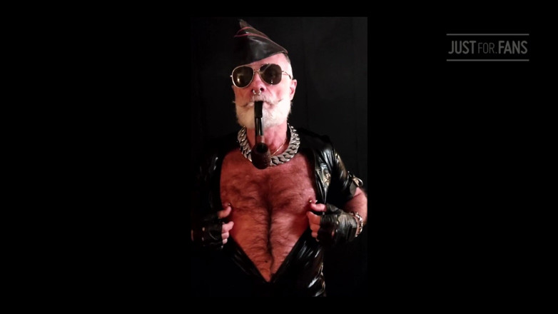 MusclesCigarsFFPig: Stepdaddy Smokes His Big Pipe While Playing Nips