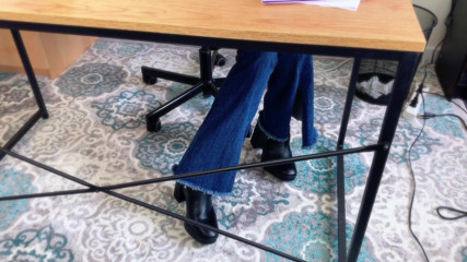 Melissa Masters: Wąchać My Jeans: Femdom'ed przez stażystę