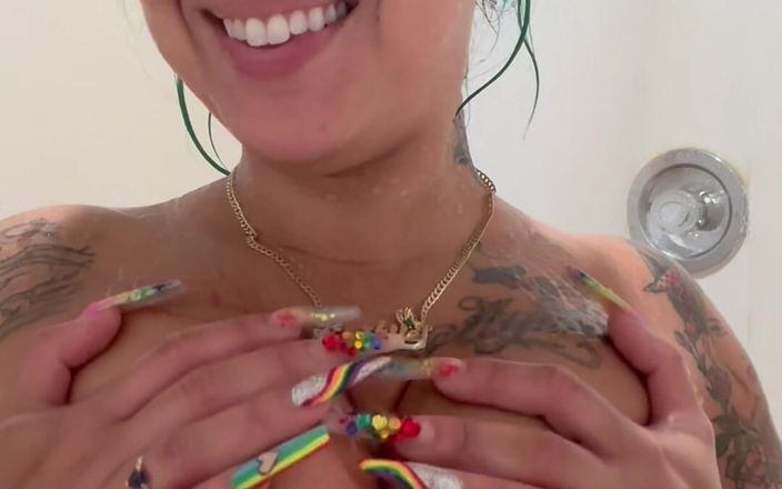 Spanishxbarbiie: Titta på spanska Barbie dusch!