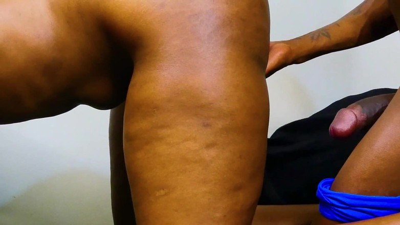 DelamorMotionX: Adik tiri berpantat besar doggy