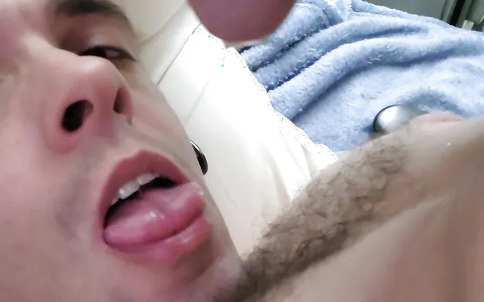 Kinkyboymilk: Omg Cumshot Swallow