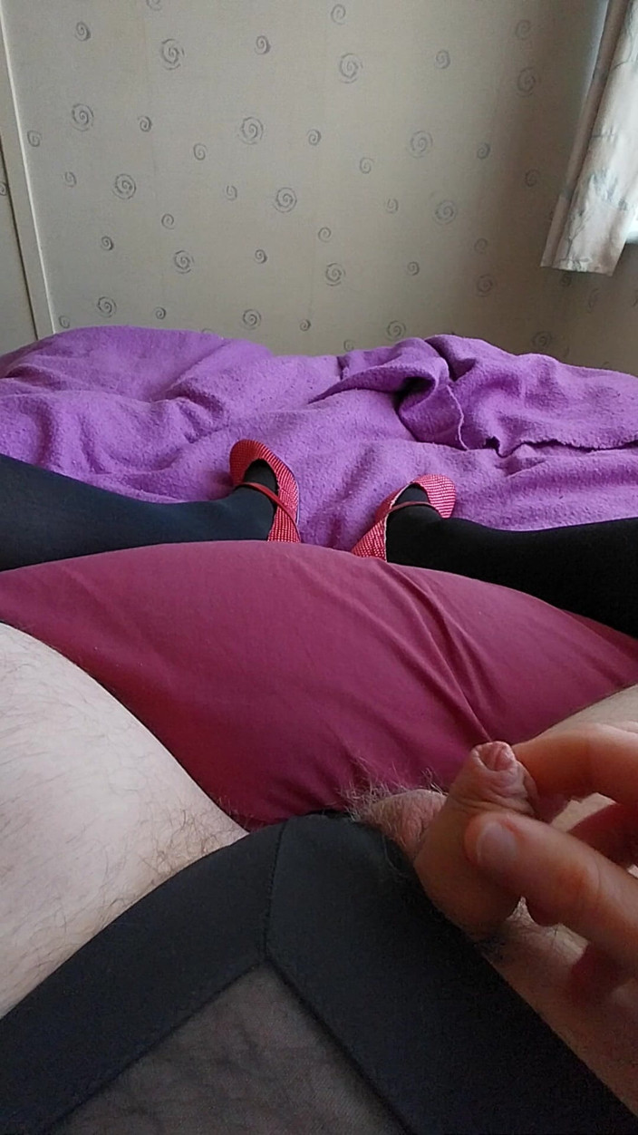Cindy Belfast: Sissy viene quando la sua figa è collegata