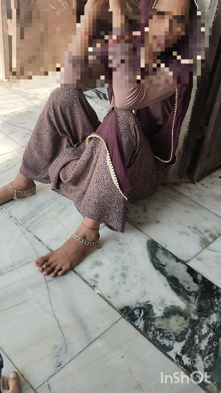 Pushpa-devi couple: Hoje o marido de Pushpa não estava em casa