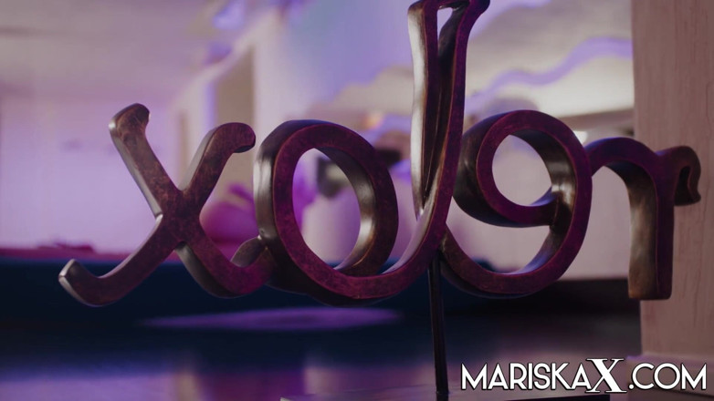 Mariska x: MARISKAX. Milf cherryl kätzchen nimmt einen schwanz in ihren arsch