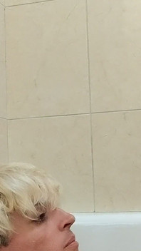 Je Me Baigne Dans Ma Pisse