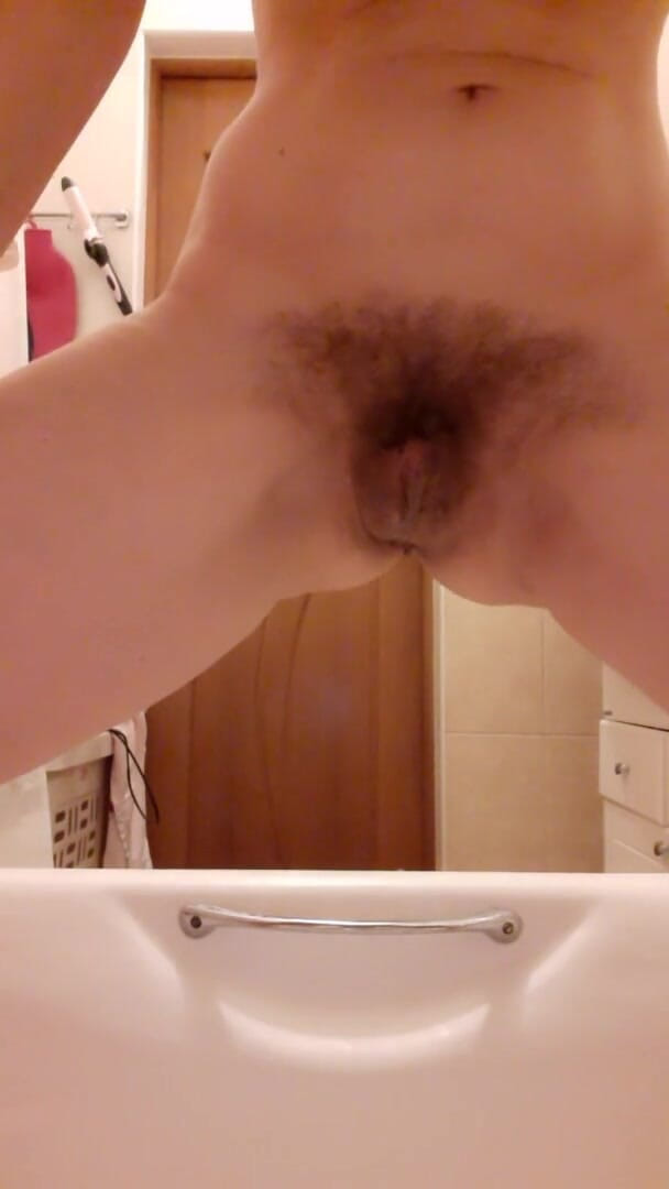 ANGELA_LADY: Großer dildo im arsch der MILf