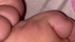 Amateur Cum on Feet