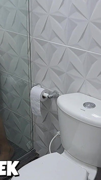 Eu Pego Minha Madrasta Se Masturbando No Chuveiro
