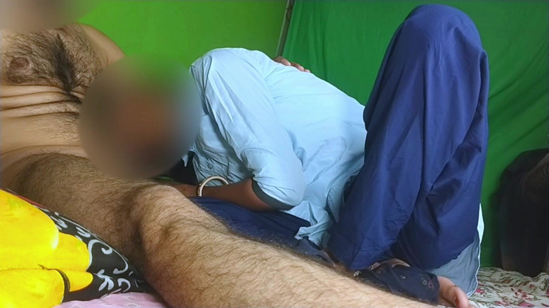 Beatricee: Versautes mädchen lutscht zum ersten mal nackt, fÃ1/4rscht fussy