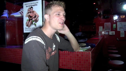 Gaybareback: Dimitri digunakan oleh Arab di Paris