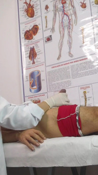 Krankenschwester hat ihren ersten patienten mit einer erektion!