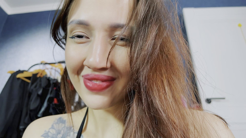 JessLux: La giganta te está comiendo
