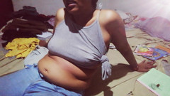 Tina Baby: 我的嫂子在没有胸罩的情况下勾引我，爆裂