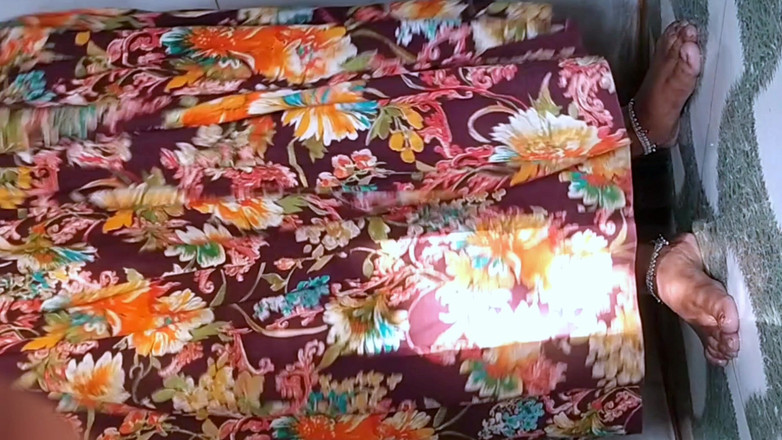 Beatricee: Ragazza indiana del college indiana fingring nuovo video bagno caldo...