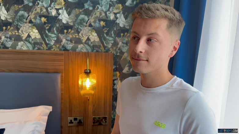 Lust for boys: Pomocí nádherného twink - část 1