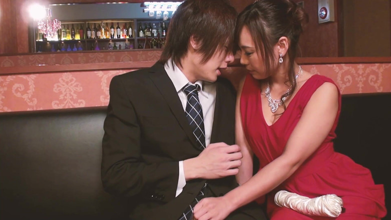 JAPAN IN LOVE: Asiáticas bocetas cena 4 elegante peituda japonesa em lingerie fazendo sexo...