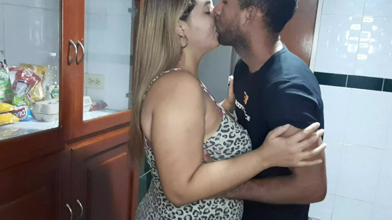 Samara and Javier: Me Follaron En La Cocina