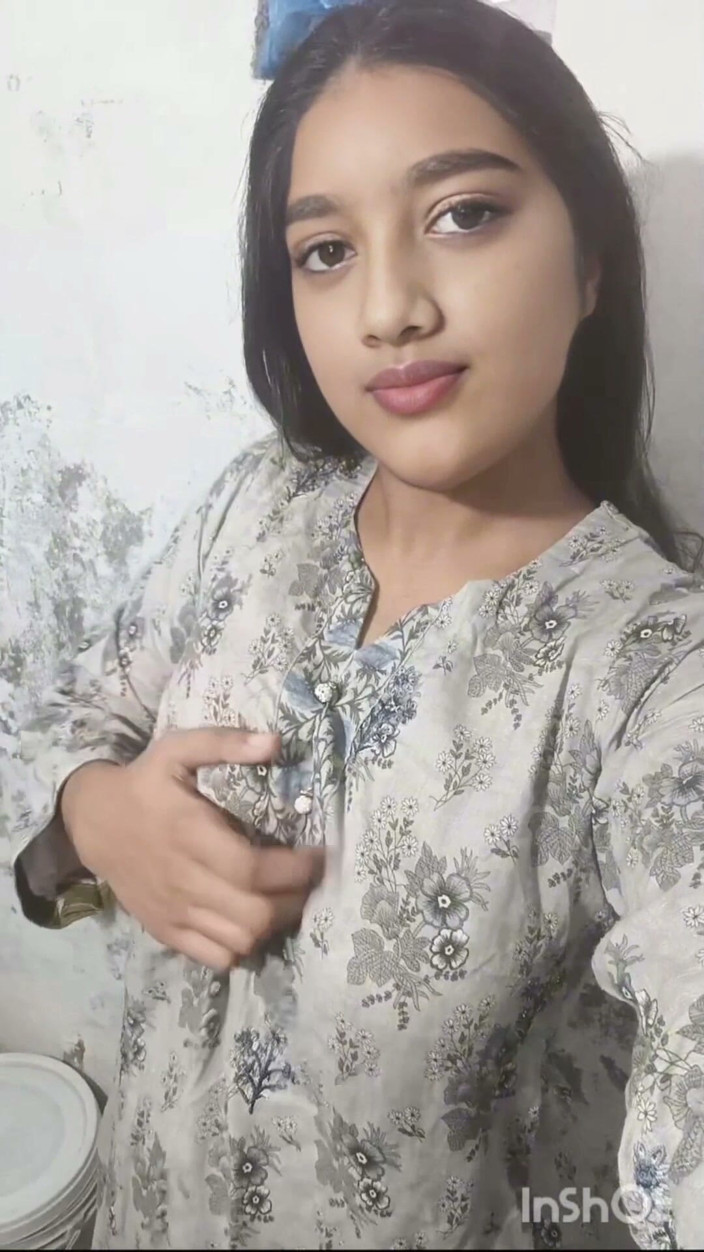 Naughty_Sana: सेक्सी भाभी चूत में हॉट ऊँगली कर रही है मास्टरबेटिंग और स्तन दबा रही है