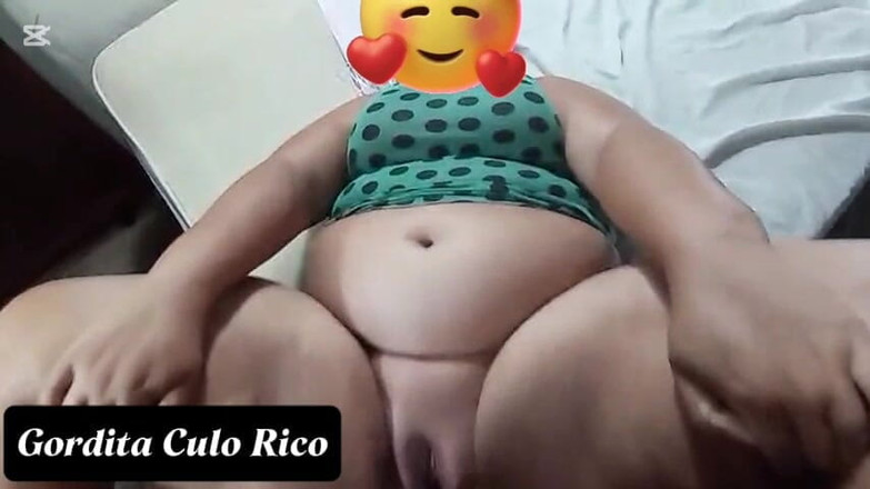 Gordita Culo Rico: बहुत हॉट खूबसूरत विशालकाय महिला जोरदार चुदाई के बाद मेरा वीर्य निकालती है, उसकी बहुत सुंदर गांड है