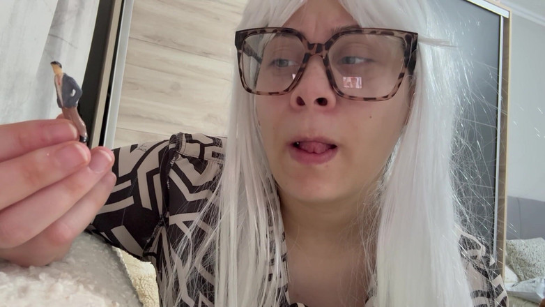 AmayaMori: Reuzin stiefzus beft kleine stiefbroer stopt