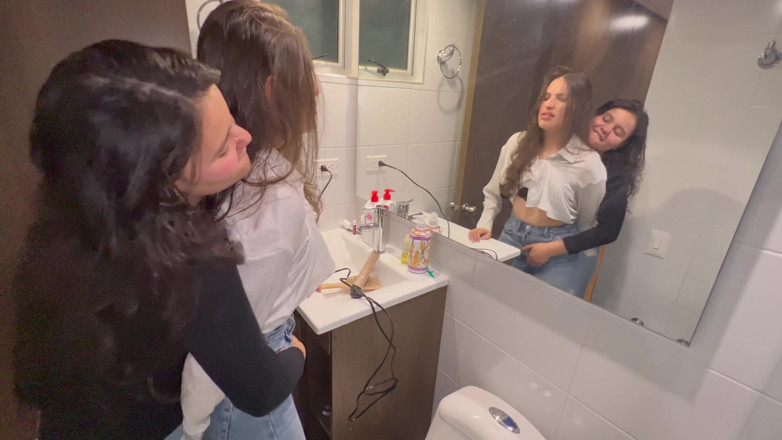 scarlettandc: Mi maquilladora me invita a hacer cosas calientes