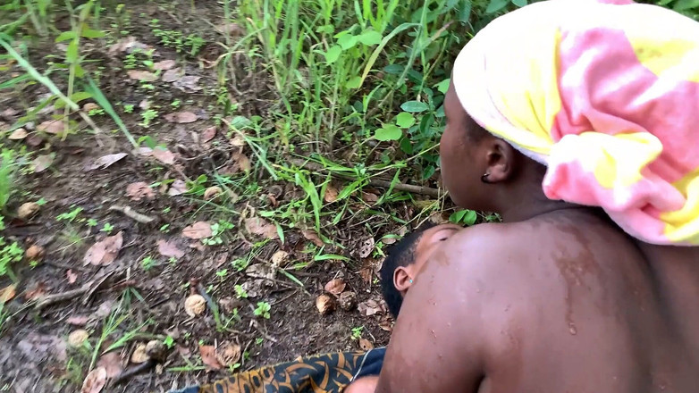 African Beauties: Utomhus knubbig strap-on knullar tonåring flickvän