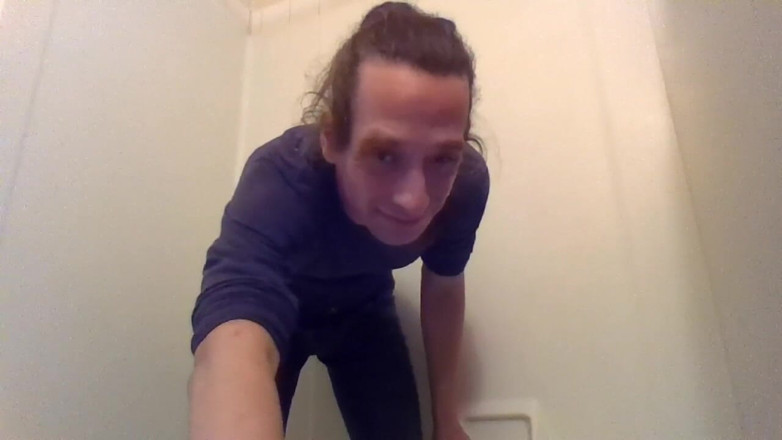 LilTaste: Fofa transgirl mijando jeans intencionalmente pela primeira vez; Totalmente vestido
