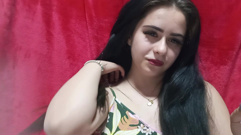 fartingclub01: Śliczna palaczka z szczupłym papierosem