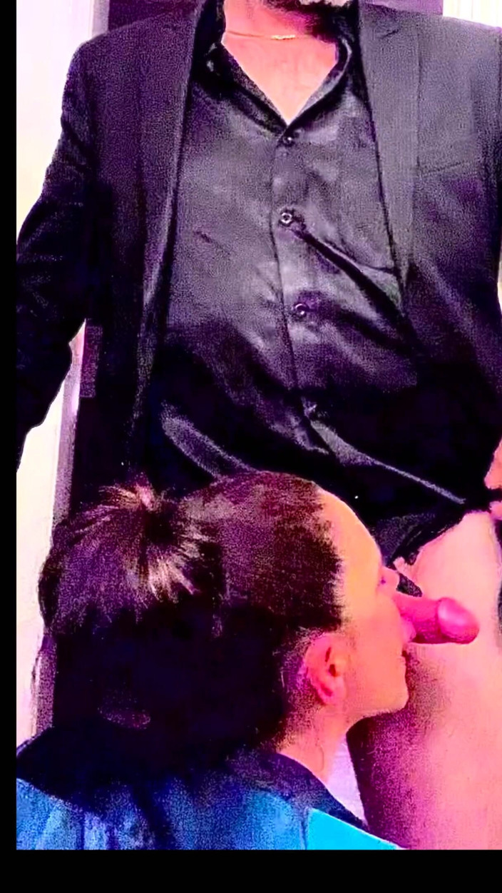 Satin Fetish King: คุณนายอิตาลีในเสื้อไหมอิตาลีสีเขียว ดูดควยแล้วเย็ด