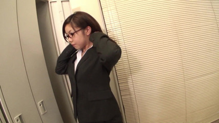 Asian threesomes: Sweet Japanese babe enjoys hardcore double penetration action