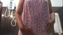 Miya White: 샤워하는 인도 앤 누드