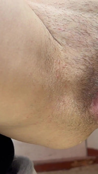 Esta vagina quiere orinar en tu boca