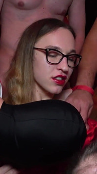 Toți bărbații sug pula trans! cu Emily-ts